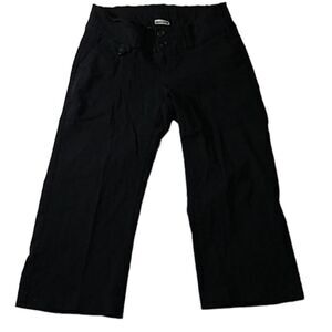 Last chance sale--Motherhood Maternity cropped stretch pants M